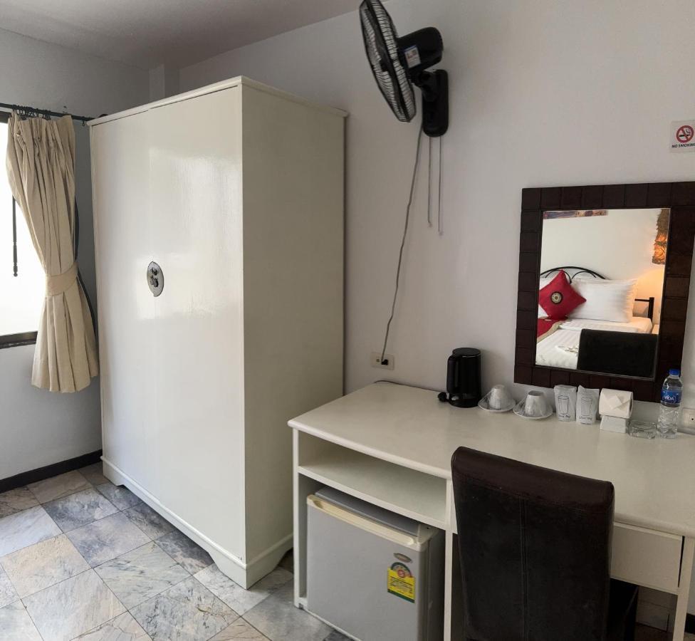 Istanbul Boutique Hotel Patong Экстерьер фото